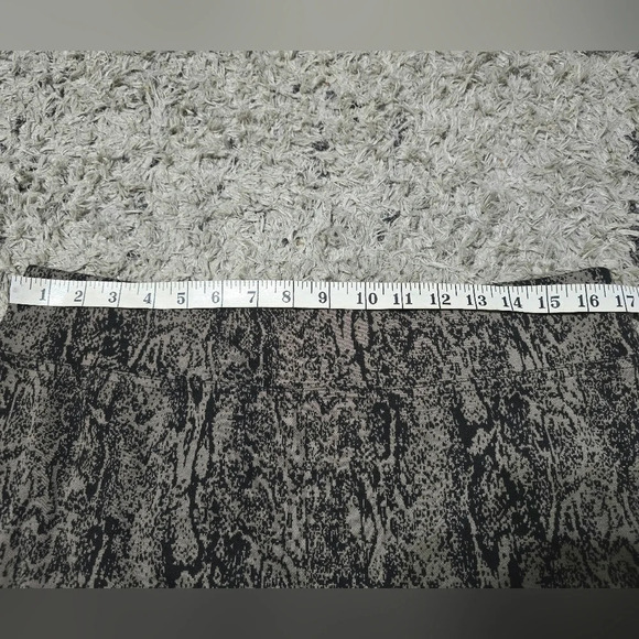 ✨️4/$20. Nwot STYLE & CO Comfort Waist Stretch Pencil Skirt, Neutral Snake Print - Picture 5 of 9